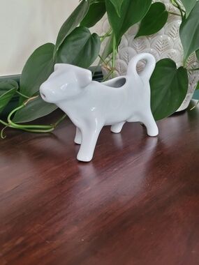 White Ceramic Cow-Shaped Creamer - Decorative Pourer